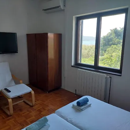 Sreca - 10m From The Sea Apartman *