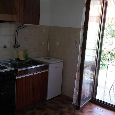 Sreca - 10m From The Sea Apartman